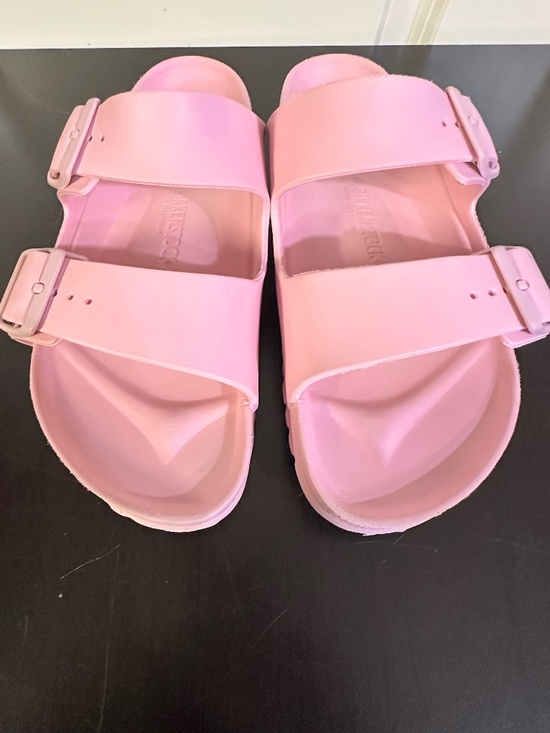 Birkenstock Shoes - Birkenstock Arizona EVA sandals in the shade Fondant Pink. Womens
